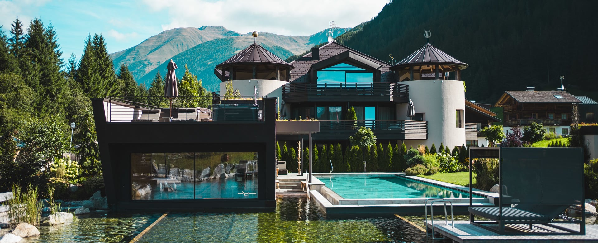 Exclusive event location surrounded by nature